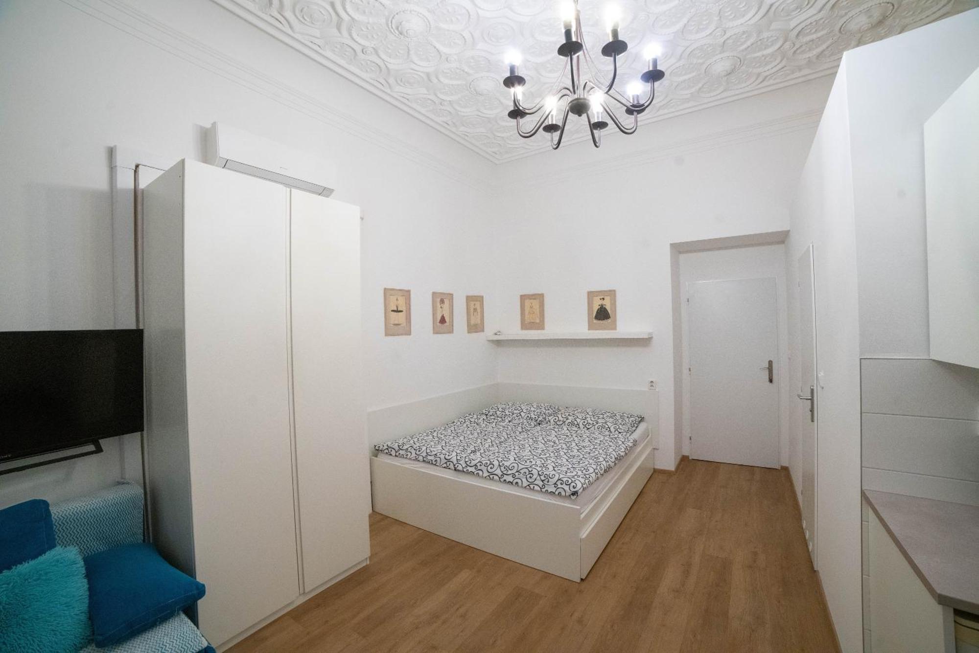 Apartments Katarina Прага Екстер'єр фото